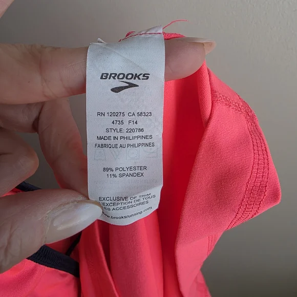 Brooks Running Dash Hoodie in Bright Pink - Picture 10 of 11